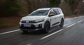 Dacia: Μαζί με το Sandero, αλλάζει και το Jogger - Ηλεκτρικό και προσιτό στη νέα γενιά