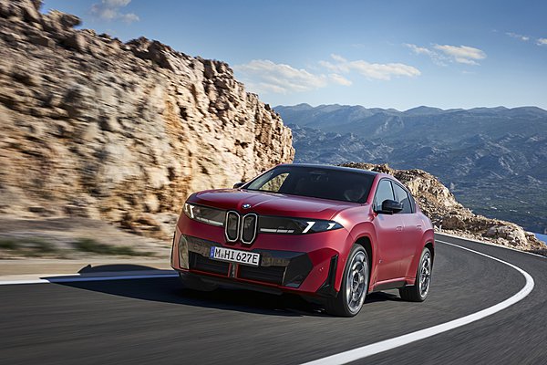 «Τερματίσαμε» τη νέα BMW iX4 στον ελληνικό διαμορφωτή - Πόσο ήρθε ο λογαριασμός