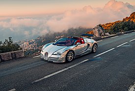 H Bugatti ανακατασκεύασε μία από τις πιο ιδιαίτερες Veyron όλων των εποχών (photos)