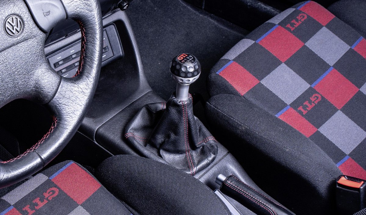 Γιατί το Volkswagen Golf GTI είχε επιλογέα ταχυτήτων σε σχήμα μπάλας του γκολφ;