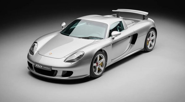 Porsche Carrera GT: Πωλείται ένα από τα πιο εμβληματικά supercars των Γερμανών