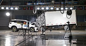 Chery Tiggo 7: Μετωπική σύγκρουση με φορτηγό στα 50 km/h – Τα αποτελέσματα