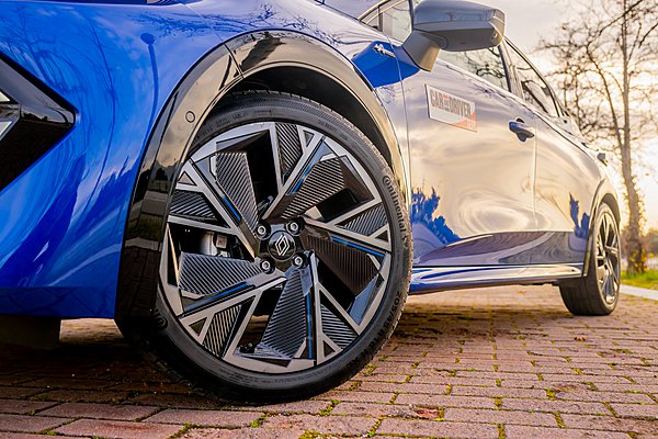 Έρχεται νέο αγωνιστικό Renault Clio - Δείτε την πρώτη εικόνα