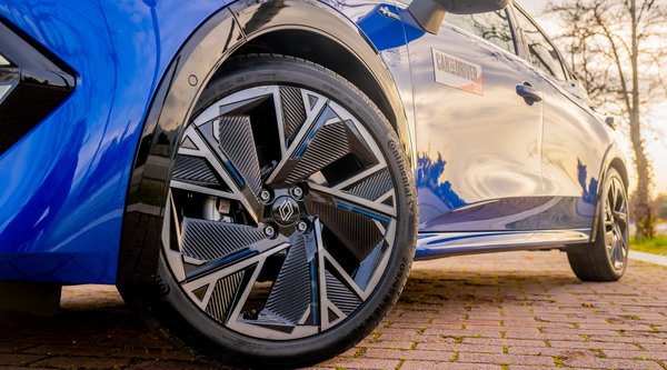 Έρχεται νέο αγωνιστικό Renault Clio - Δείτε την πρώτη εικόνα
