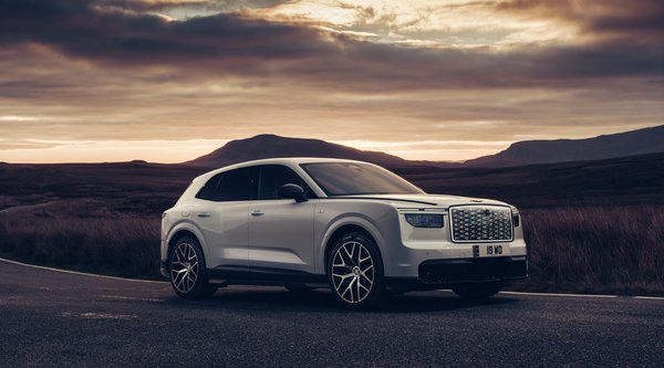 Η πρώτη ηλεκτρική Bentley έχει 888 PS και επιταχύνει σαν supercar (photos)